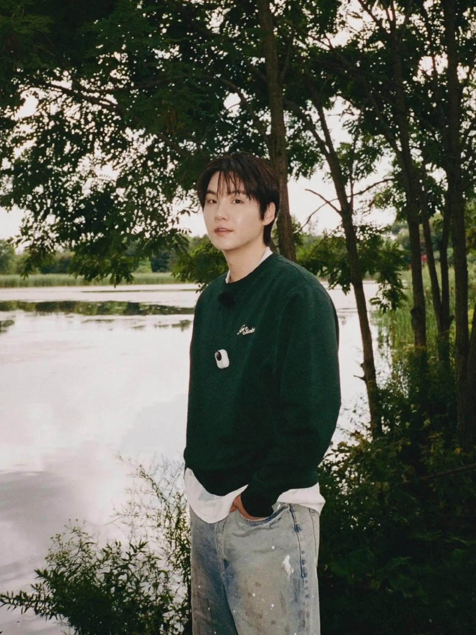 BTS picnic moment (photo 4 of 4)