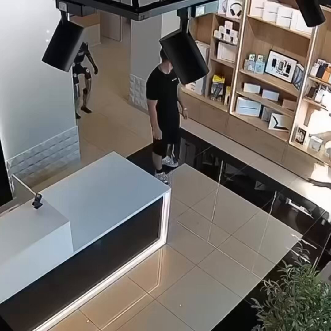 Robot attacks customer in Russia