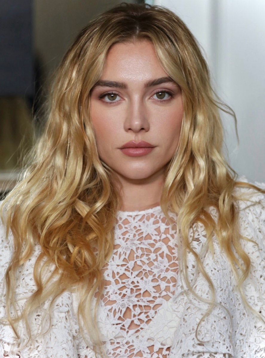Florence Pugh new pictures (photo 2 of 2)