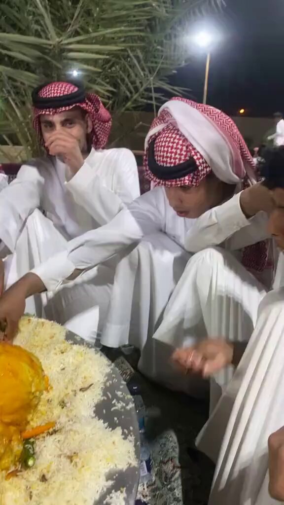 Saudi man slaps lamb