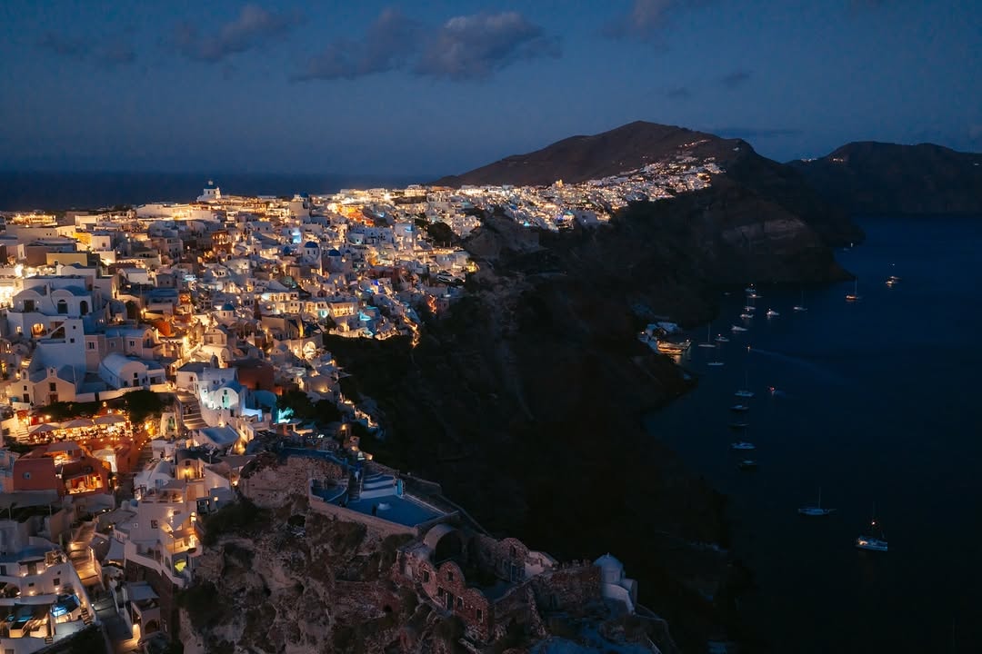 Santorini day vs night (photo 4 of 4)