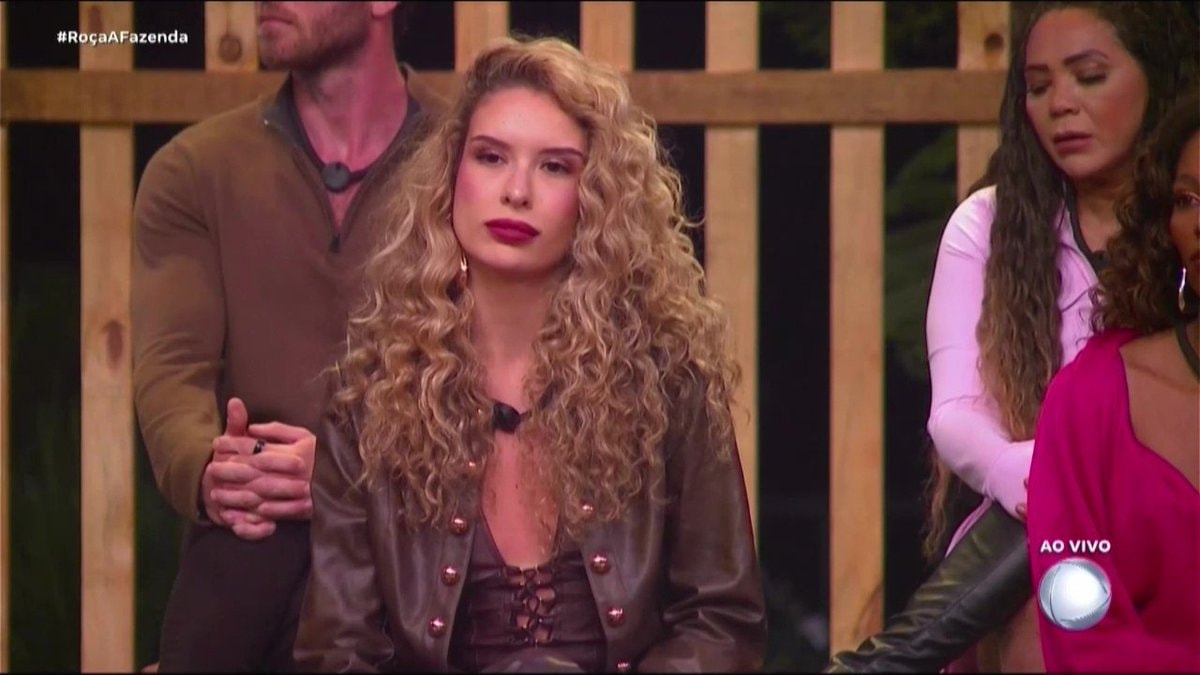 Fran nominates Stephanie #RoçaAFazenda (photo 2 of 2)