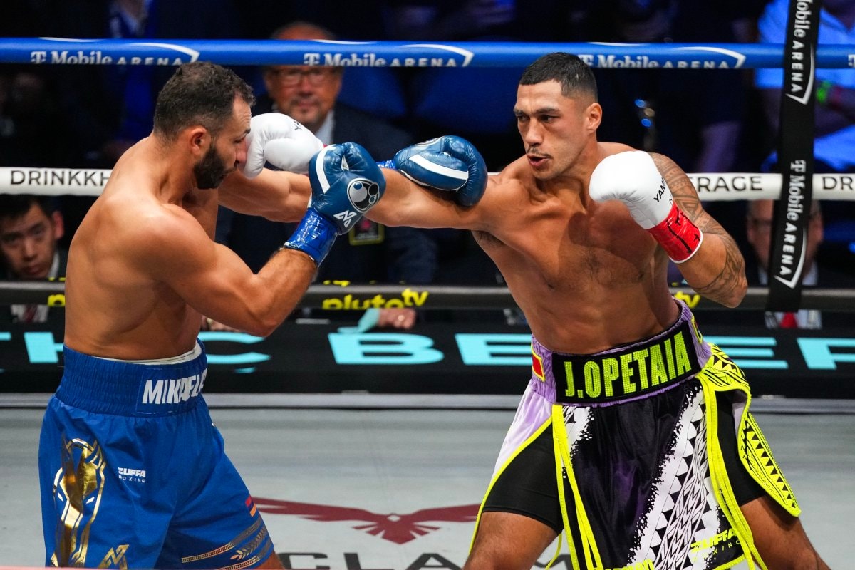 Jai Opetaia ninth round stoppage (photo 3 of 4)
