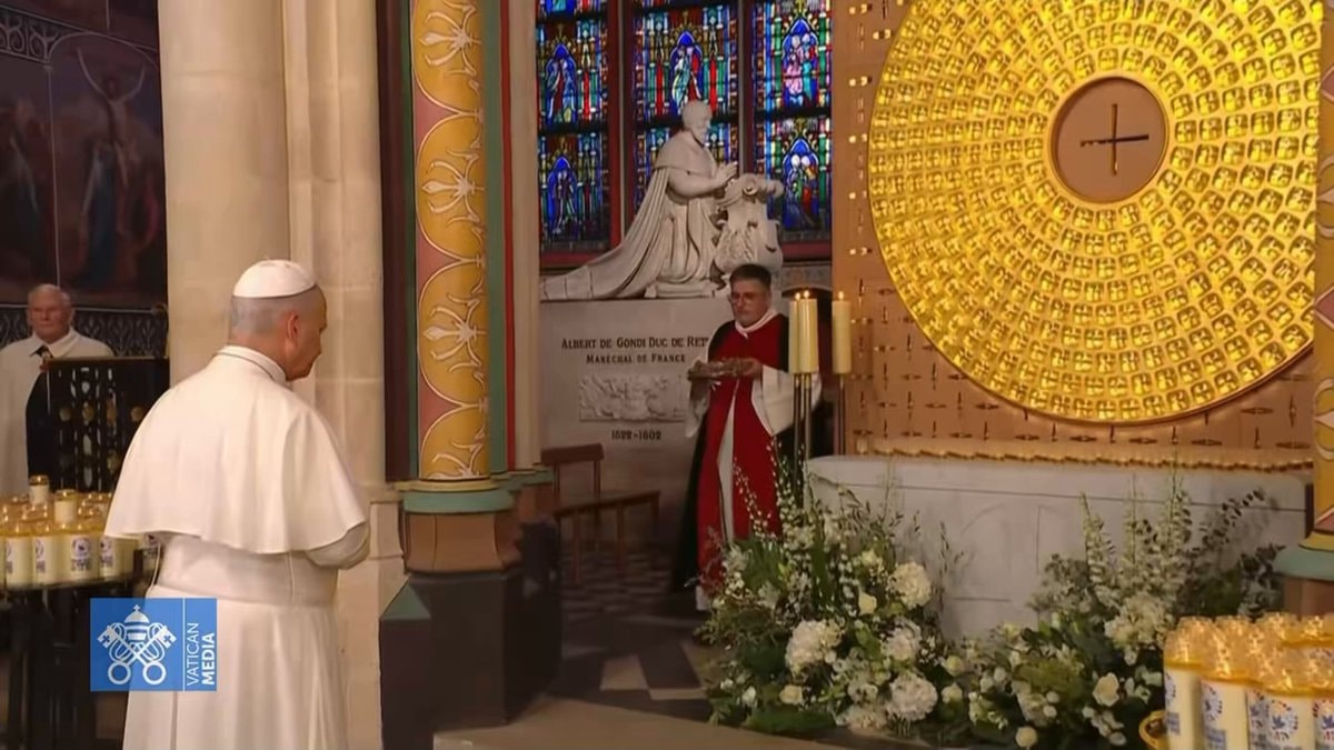 Pope Leo XIV at Notre-Dame Cathedral Pope Leo XIV at Notre-Dame Cathedral
