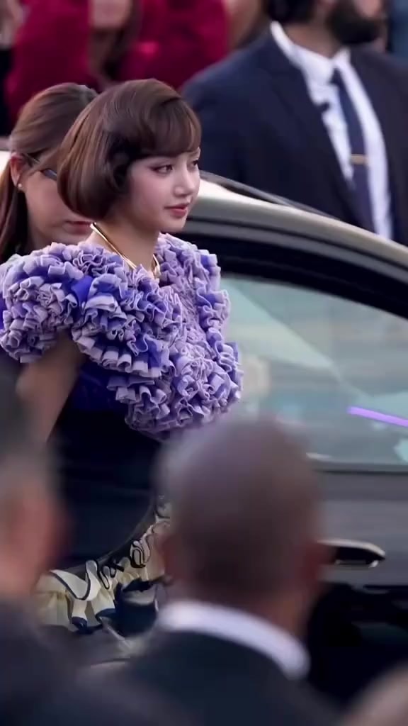 LISA Louis Vuitton SS27 Paris Fashion Week LISA Louis Vuitton SS27 Paris Fashion Week