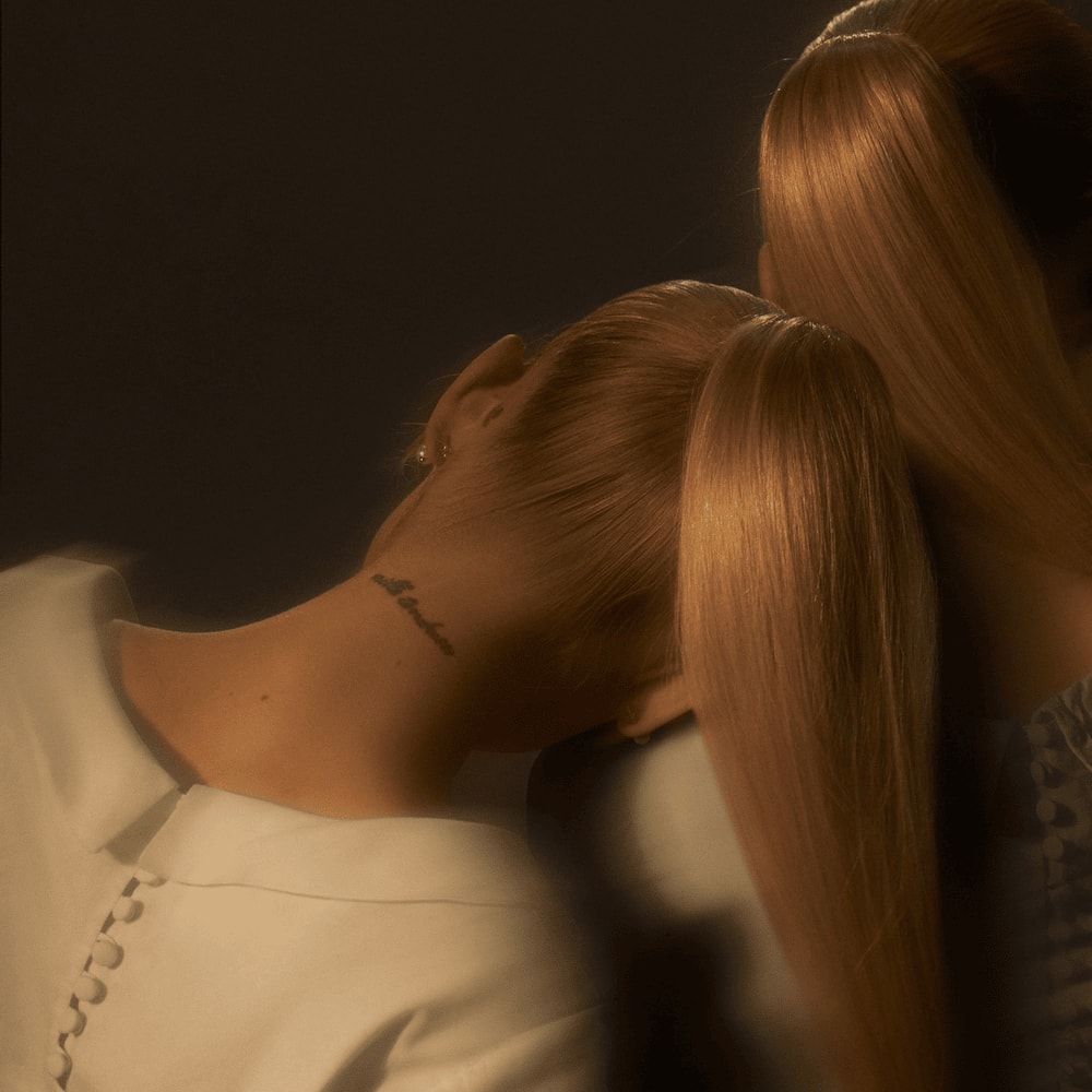Ariana Grande petal vs eternal sunshine Spotify streams (photo 2 of 2)