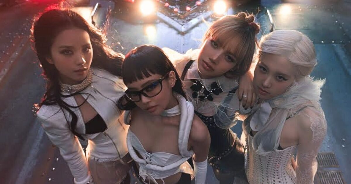 Photos of K Pop acts and their music videos (photo 3 of 3)