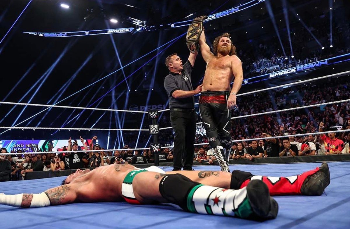 CM Punk vs Sami Zayn SmackDown