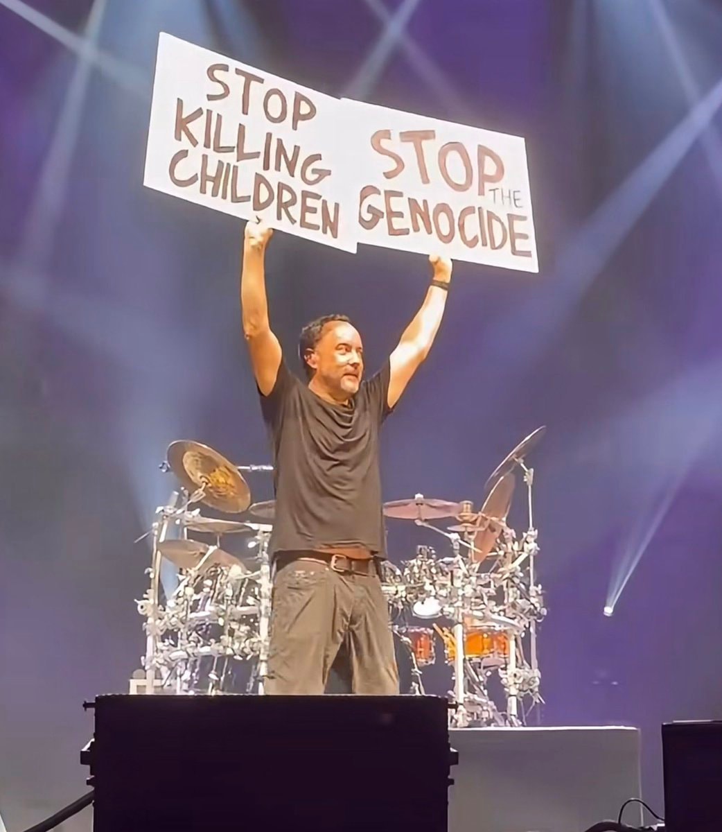Dave Matthews sign for Palestine
