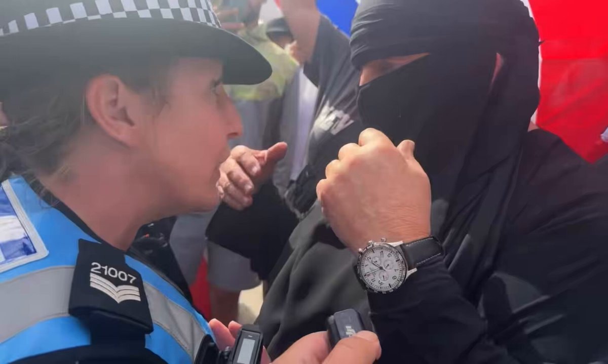 Hampshire police Portsmouth mask ban