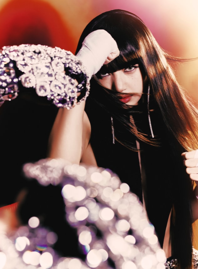 Lisa SaWaDiKa teaser photos (photo 2 of 2)