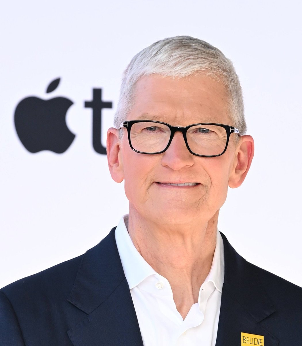 Samsung Galaxy Z Fold8 Tim Cook ad (photo 2 of 2)