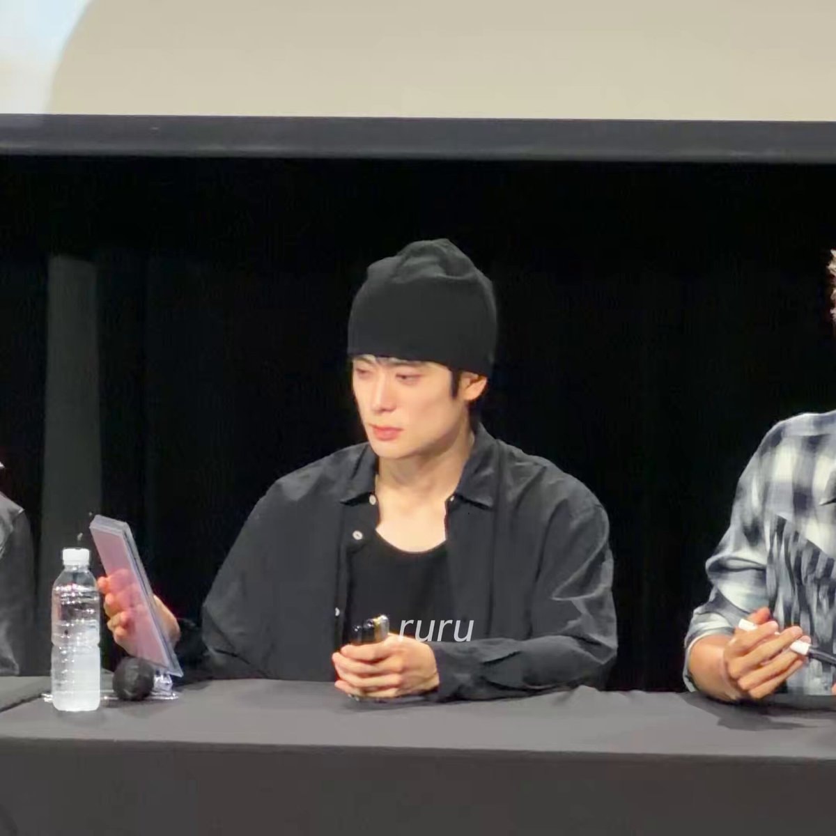 Jaehyun mirror moment