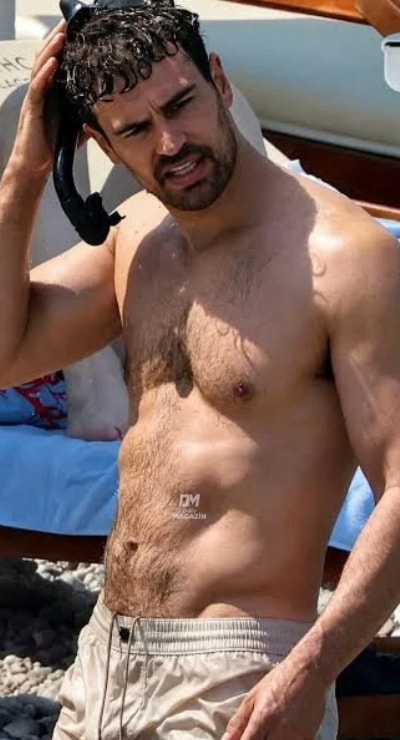 Theo James Sicily beach (photo 2 of 2)