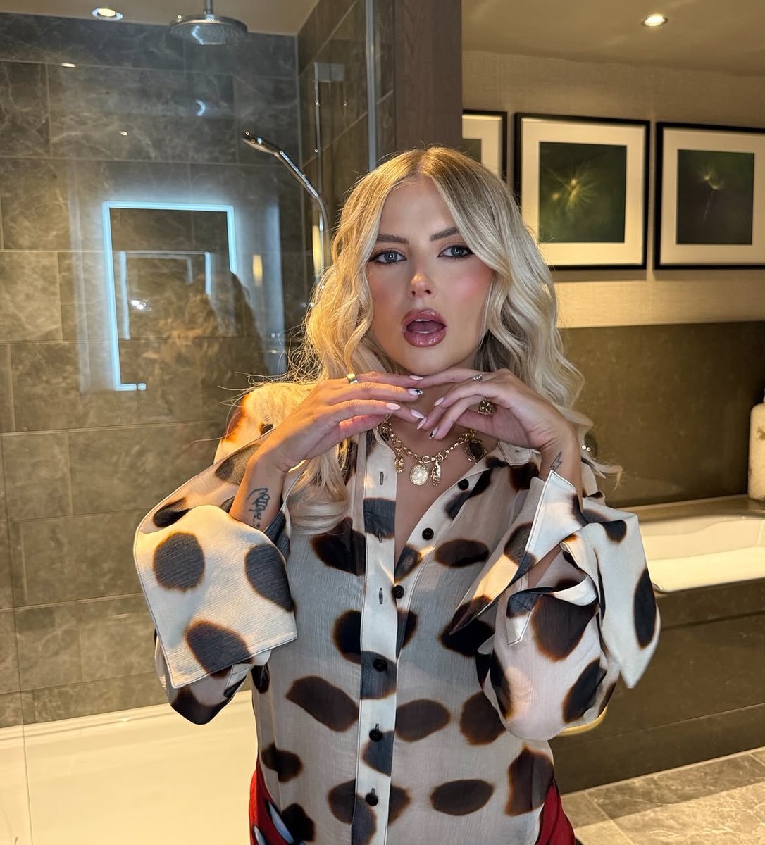 Lucy Fallon (photo 4 of 4)