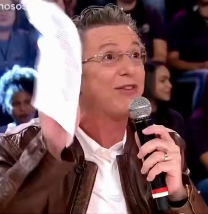 Nayara Azevedo fecho em Boninho