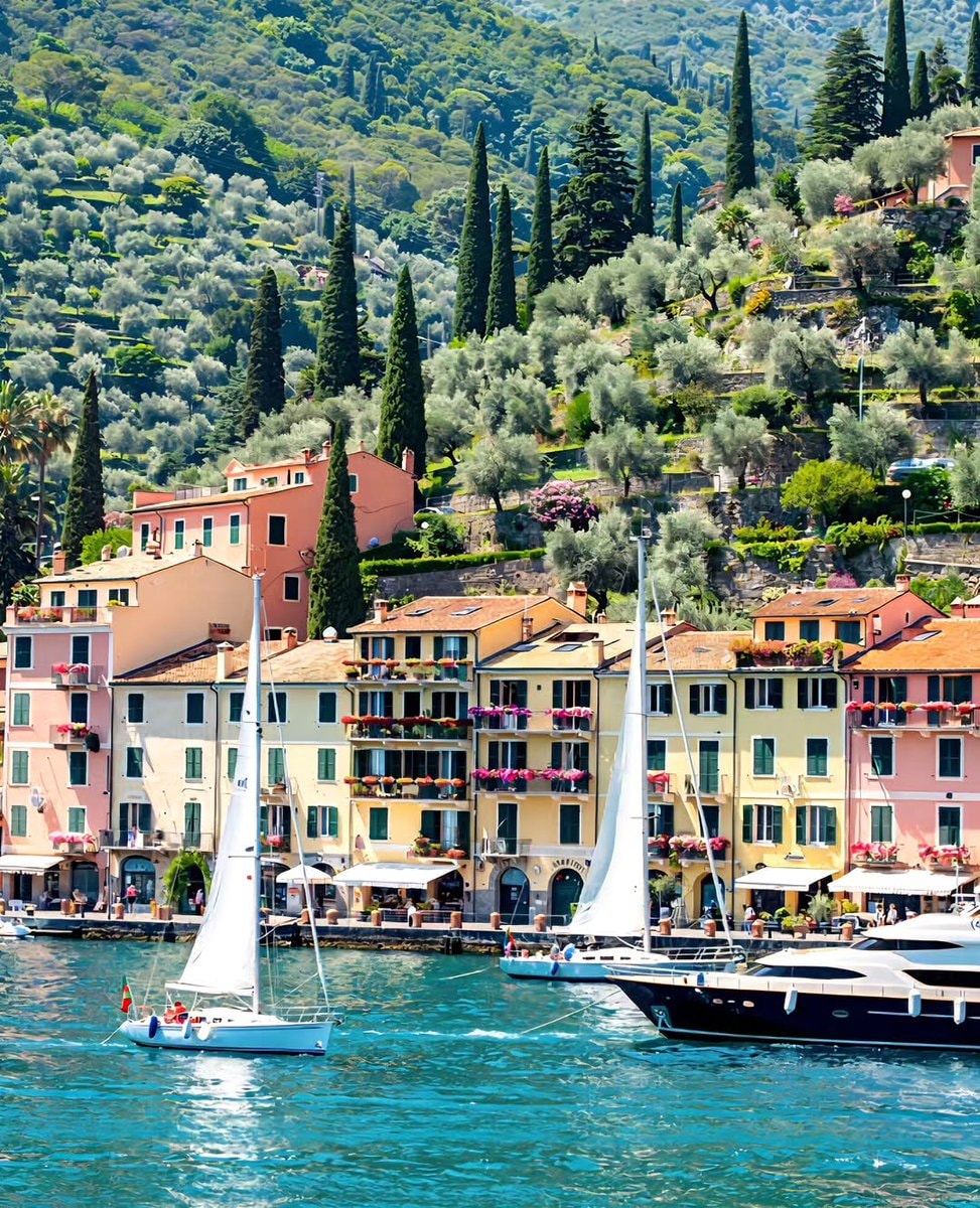 Colorful coastal town with boats (photo 2 of 4)