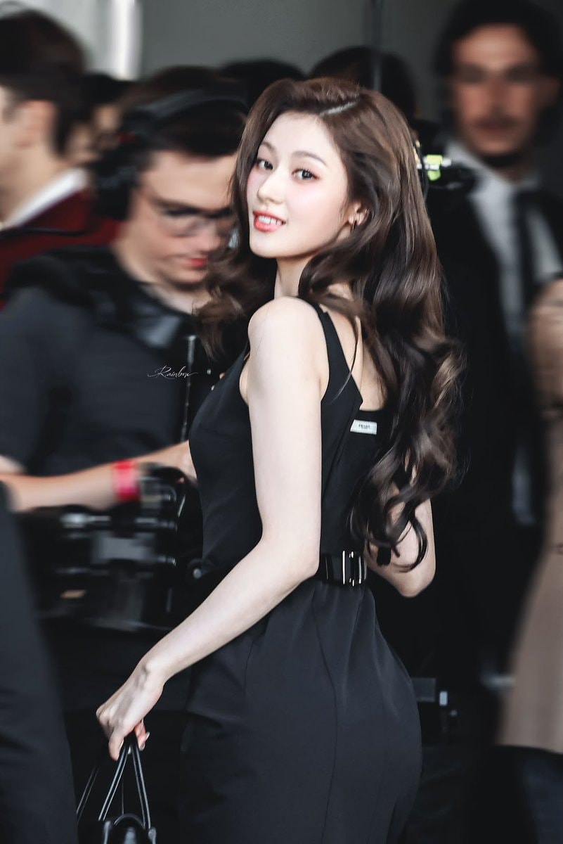 Sana Prada fashion show