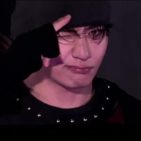 Kim Taehyung rare face
