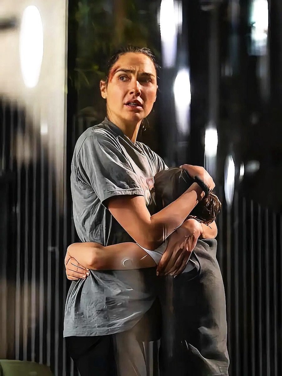 GAL GADOT The Runner rating