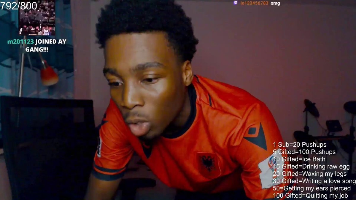 IShowSpeed raids aysstream_