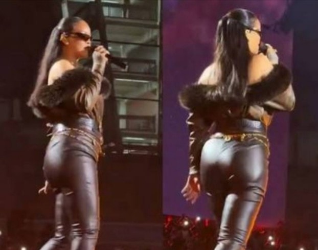 Rihanna Jay-Z Yankee Stadium Night 3 (photo 2 of 4)