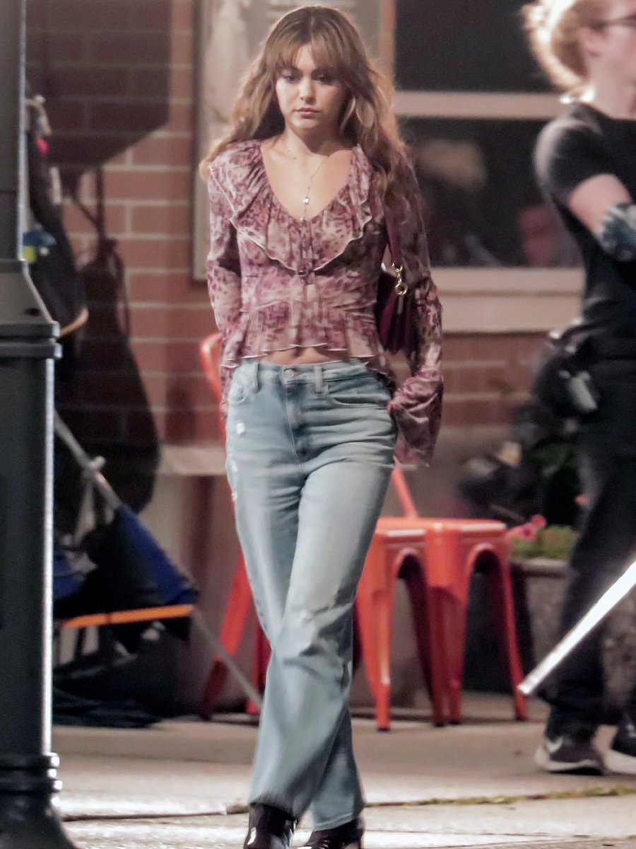 Mika Abdalla Off Campus set photo (photo 3 of 4)