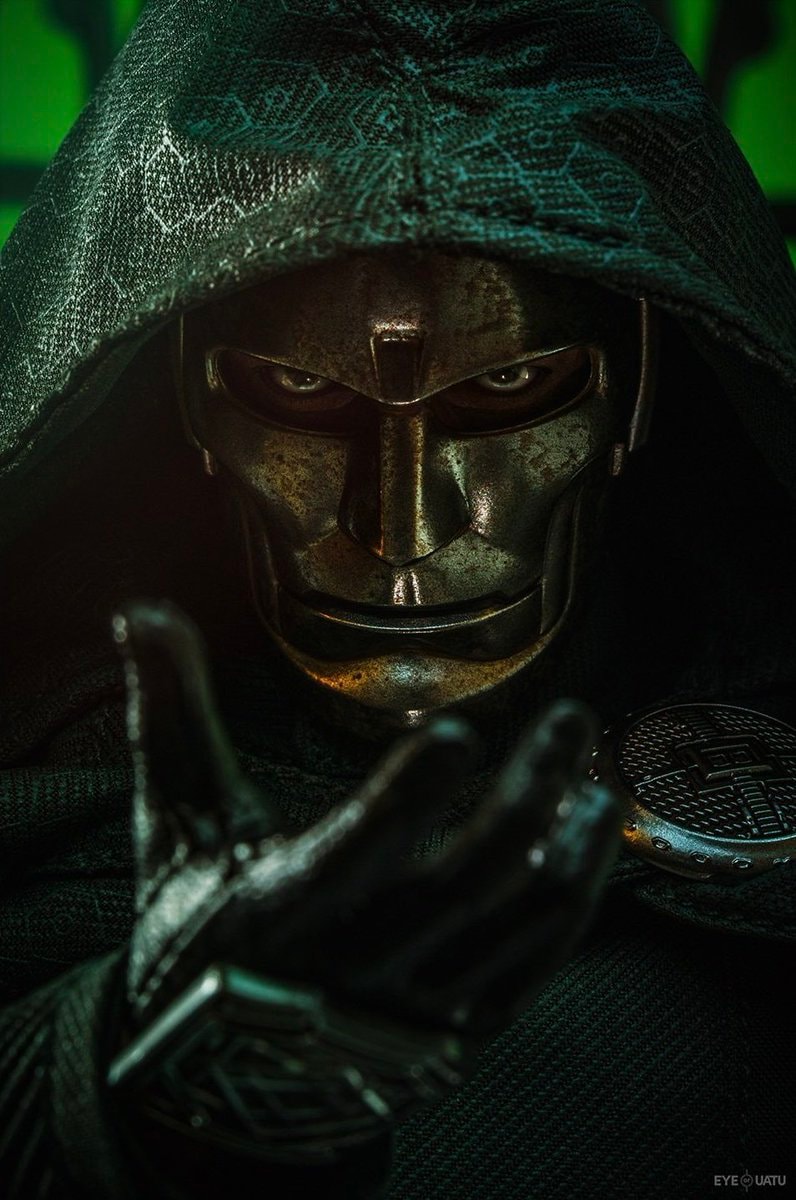 Hot Toys Doctor Doom vs The Fantastic Four (photo 2 of 2)