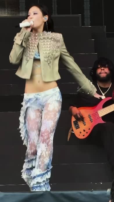 Jennie stage performance