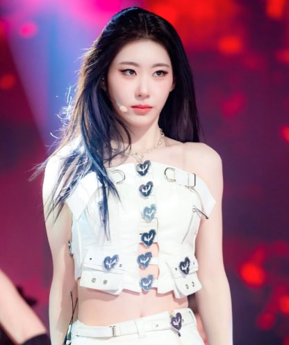 Chaeryeong 25th birthday (photo 2 of 2)