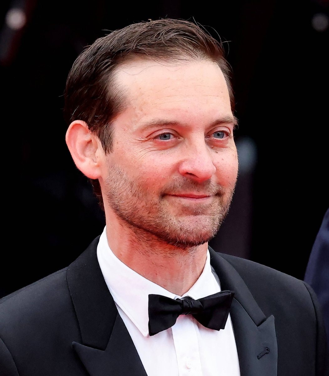 Tobey Maguire Spider-Man wall stunt (photo 1 of 2)