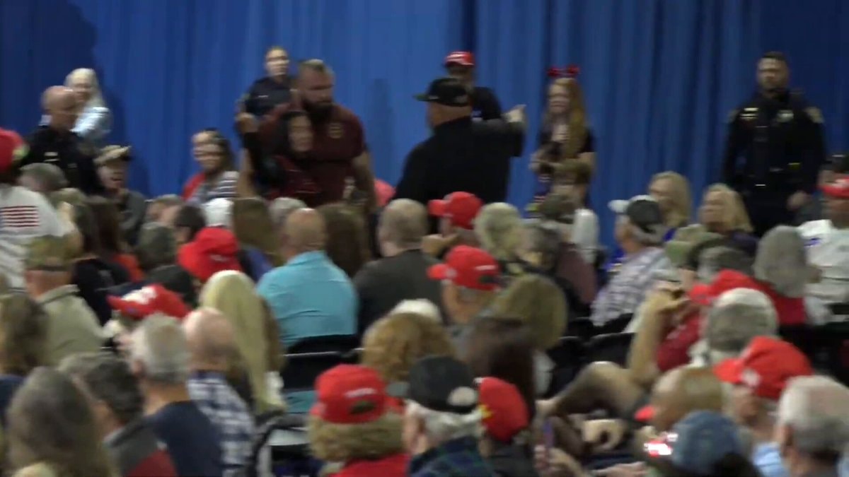 Trump mocks paid protester at rally