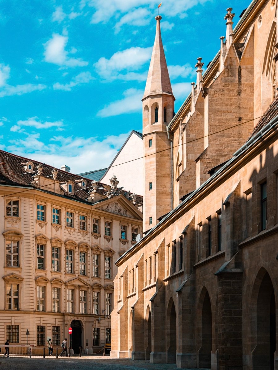 Vienna street scene (photo 2 of 2)