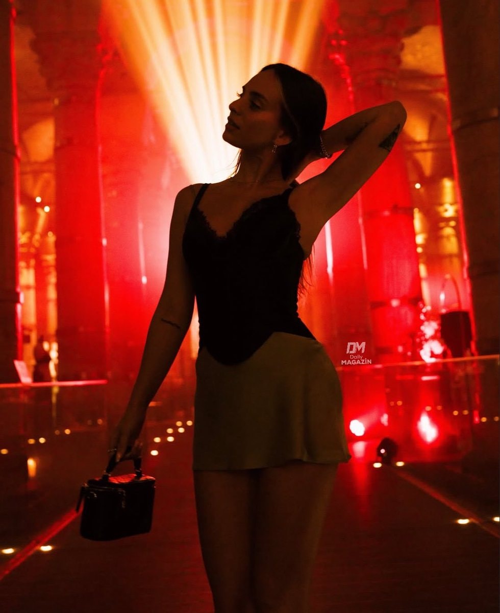 Cemre Solmaz bold night photos (photo 2 of 2)