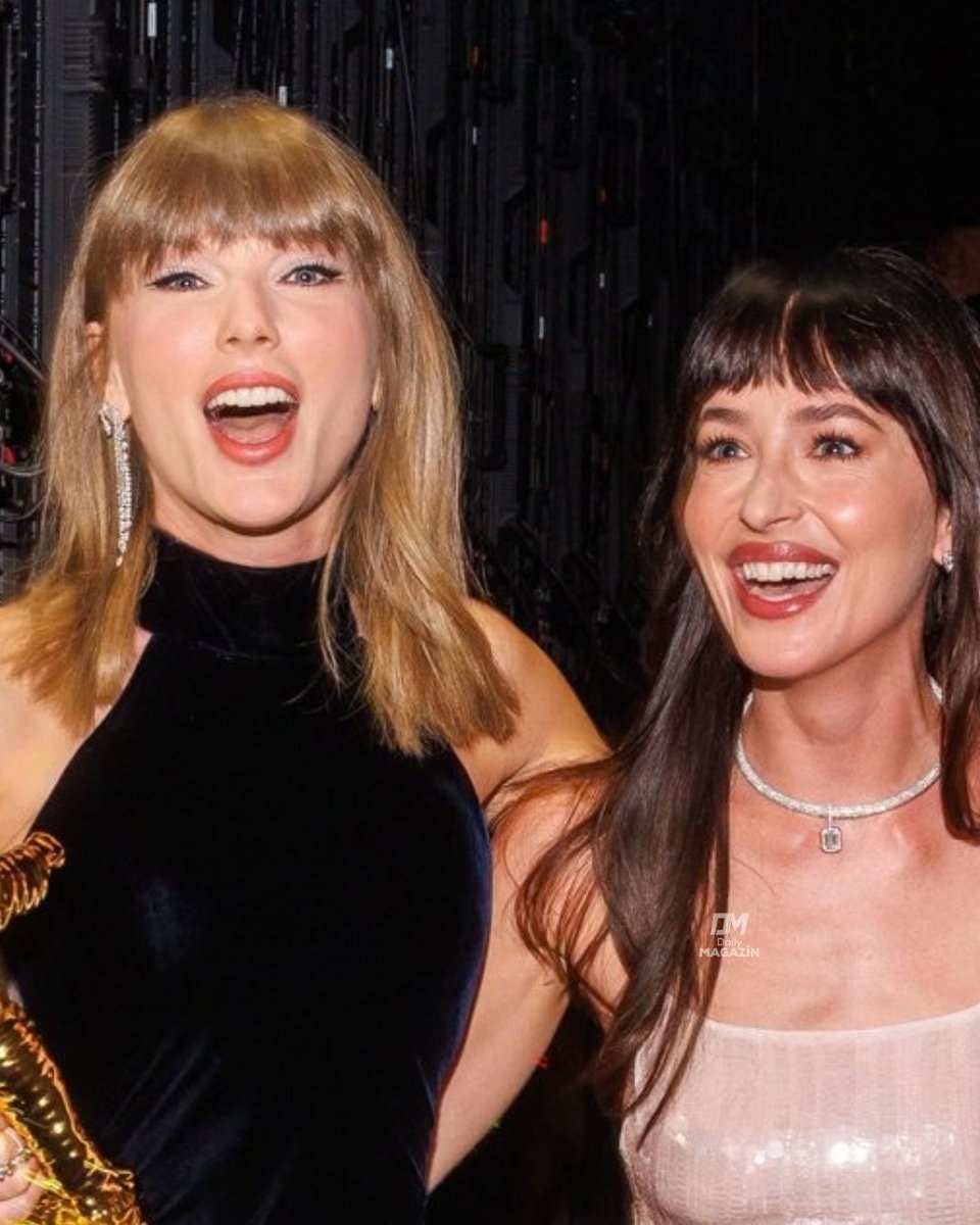 Taylor Swift and Dakota Johnson at awards (photo 2 of 2)