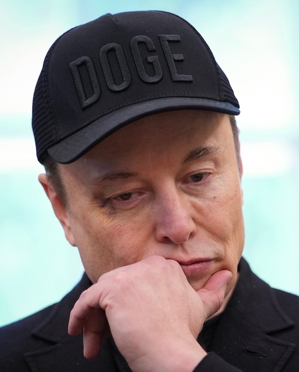 Elon Musk on assets (photo 1 of 2)