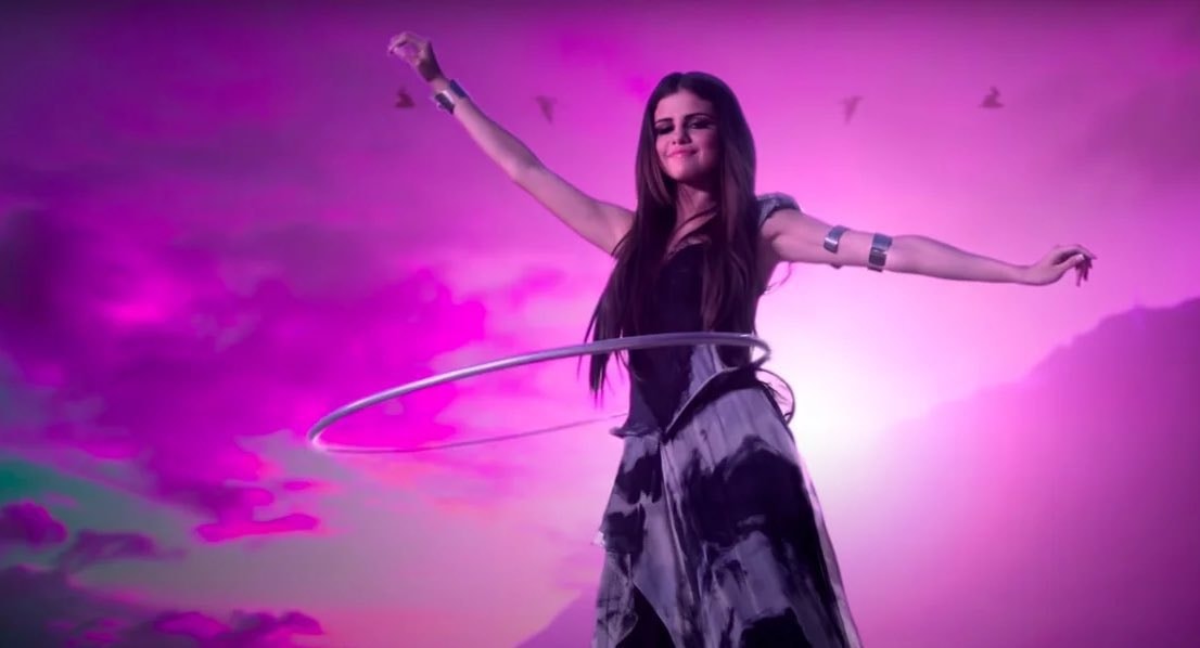 Selena Gomez Love You Like A Love Song 15 years (photo 2 of 4)