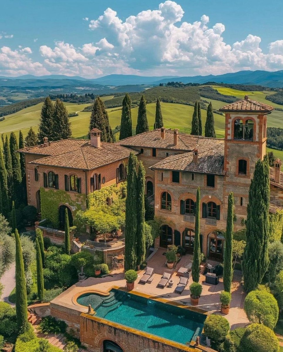 Italy villa with infinity pool (photo 4 of 4)