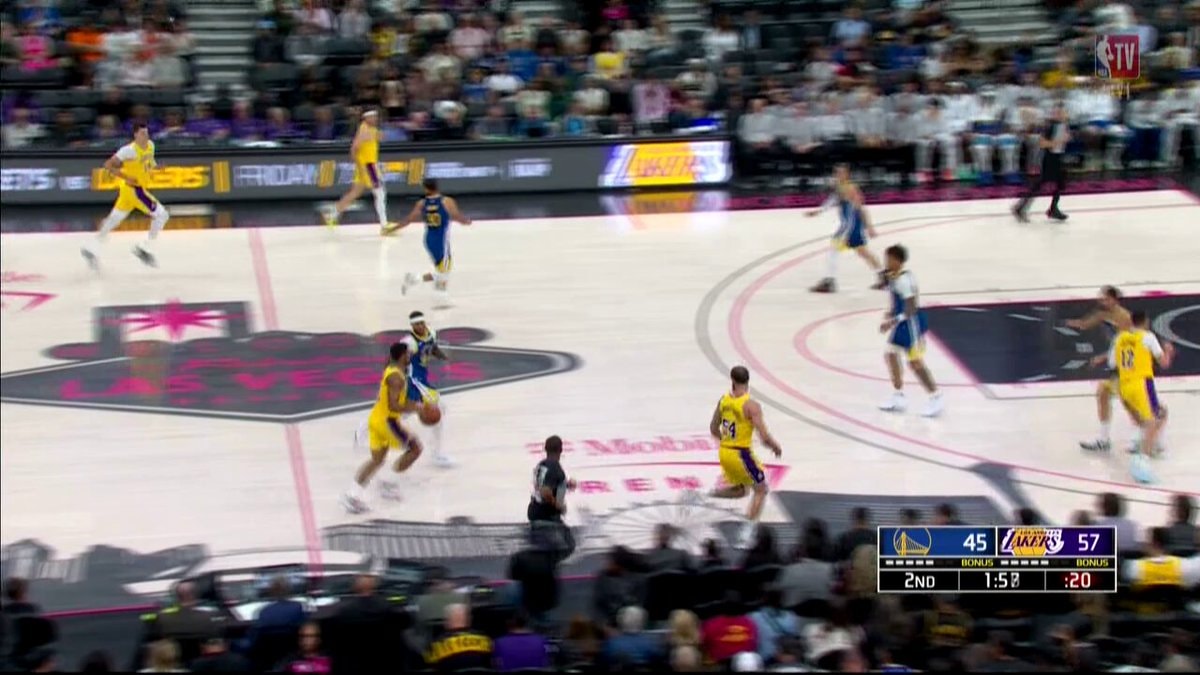 Sandro Mamukelashvili dunk over Yaxel Lendeborg