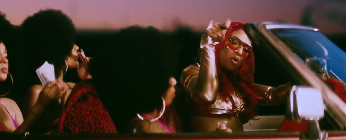Megan Thee Stallion Realer (photo 4 of 4)