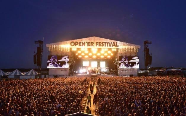 Jennie performing on stage at Open’er Festival (photo 3 of 3)