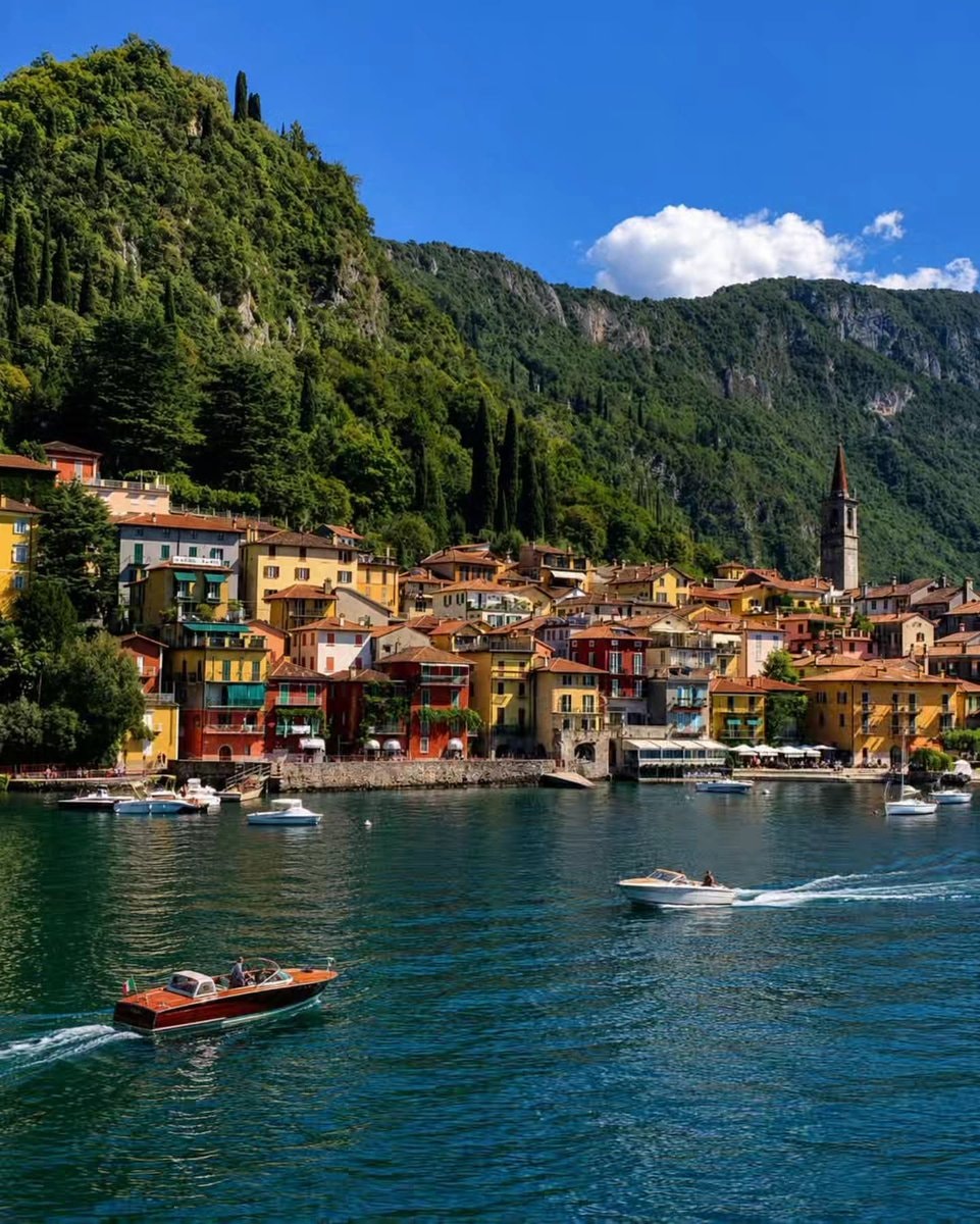 Lake Como Italy lakeside town (photo 1 of 2)