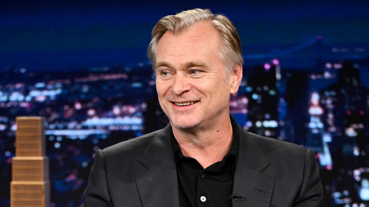 Christopher Nolan smartphone policy