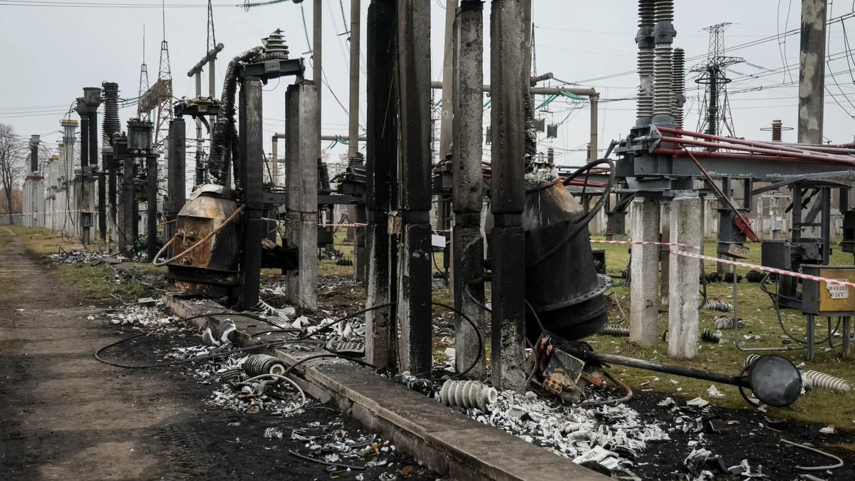 Putin orders massive strikes on Ukraine energy facilities (photo 3 of 3)
