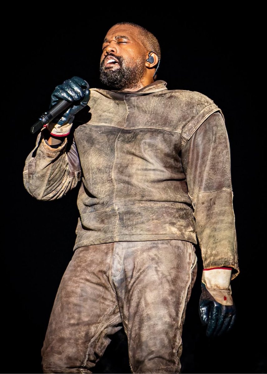 Ye Chicago Night Two potential guests (photo 1 of 2)