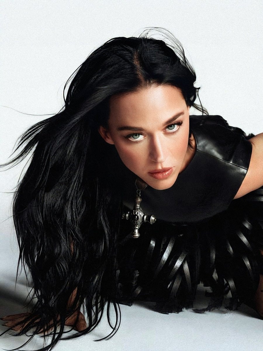 Katy Perry Watch It Burn Billboard poll (photo 2 of 2)