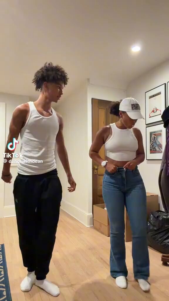 Alicia Keys dances to Buy a Heart