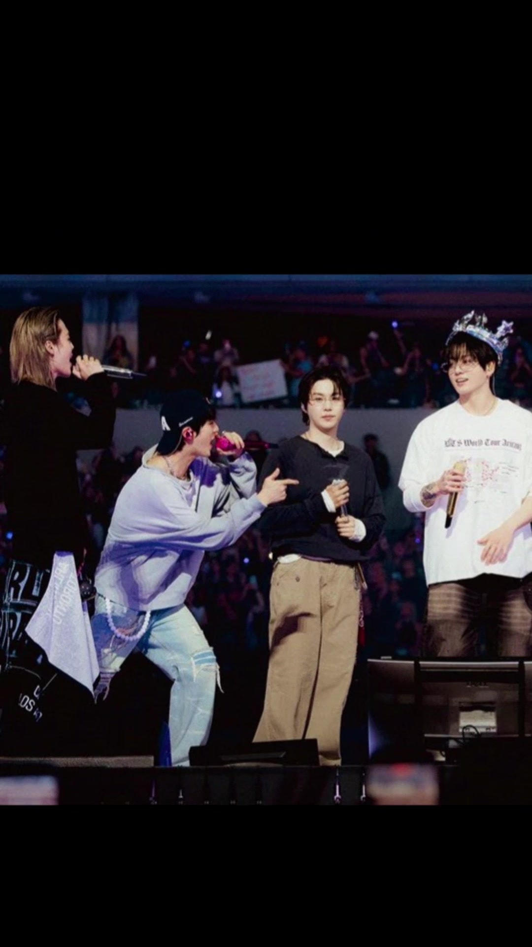 Jungkook birthday surrounded by loved ones 🥹