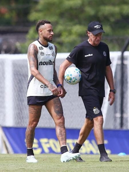 Neymar leaves Santos training without authorization