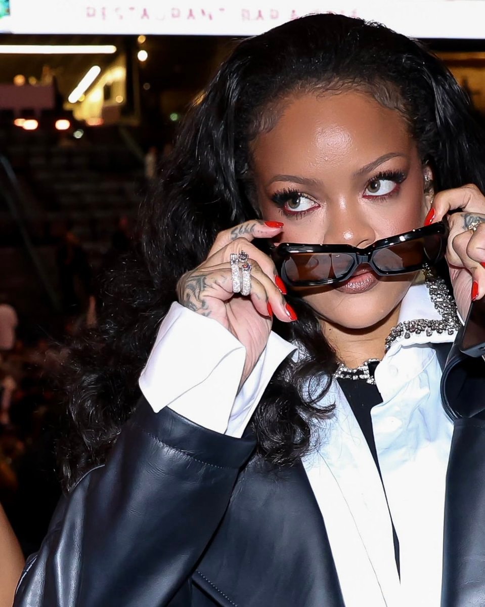 Rihanna Restaurant Rad